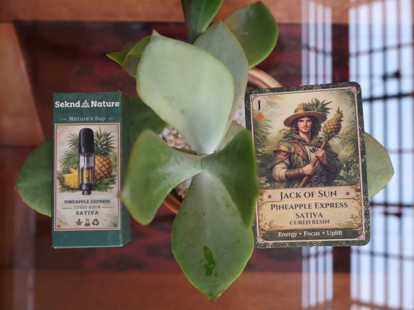 Hailing from Seknd Nature's exclusive vape range, Nature's Sap, this Pineapple Express sativa vape cart is bound to add some sunshine to your life. A Jack of Diamonds collectible playing card is included with each vape cart purchased.